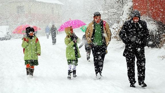 Yoğun Kar yağışı nedeniyle Her Kademe ve Türdeki Okullarımız 09.01.2015 Cuma Günü tatil edilmiştir.