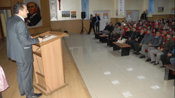 İlçe Müdürlüğümüz tarafından İŞ-KUR çalışanlarına yönelik  Temel İş Sağlığı ve Güvenliği Eğitimi semineri verildi.