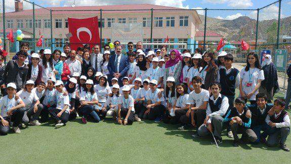 Polatoğlu Ortaokulu tarafından TÜBİTAK 4006 Bilim Fuarı düzenlendi