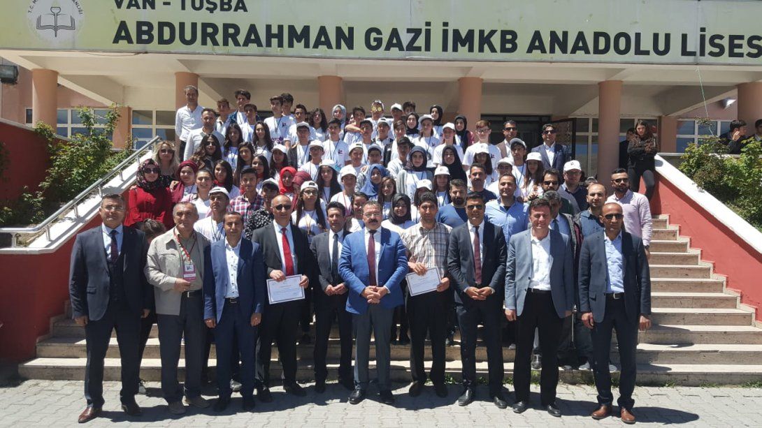 İlçe Müdürümüz Ceylani Abdurrahman Gazi İMKB Anadolu Lisesi TÜBİTAK 4006 Bilim Fuarı'na Katıldı