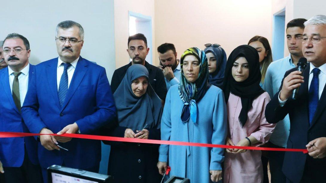 Müdürlüğümüze bağlı İskele Ortaokulu'nda Şehit Ferhat Arslan Kütüphanesi açıldı