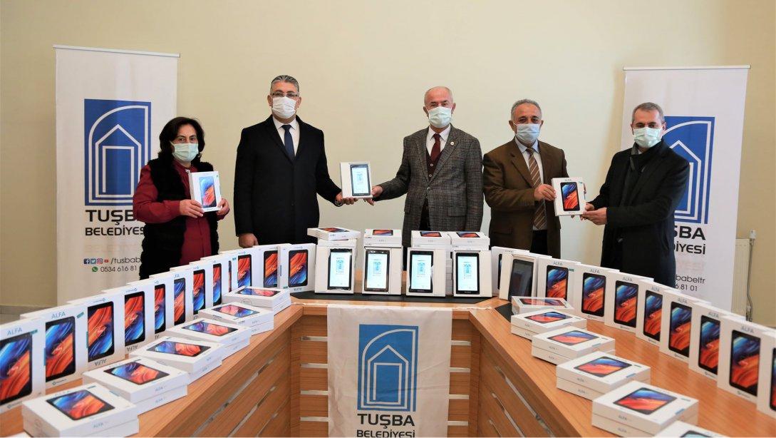 Tuşba Belediyesinden ilçemize 'tablet' desteği