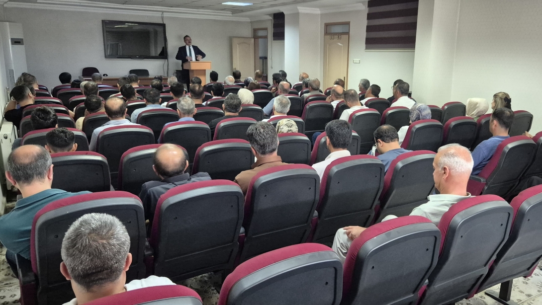İlçe Müdürümüz Muhlis Ceylani personellerin Bayramını kutladı