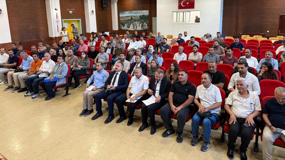 Tuşba İlçemizde 2024–2025 Eğitim Öğretim Yıl sonu değerlendirme toplantısı düzenlendi